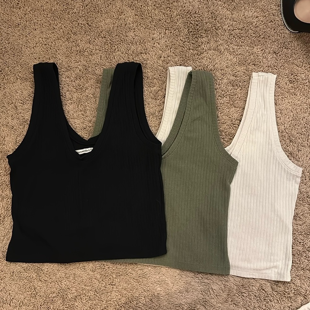 Abercrombie cropped tanks